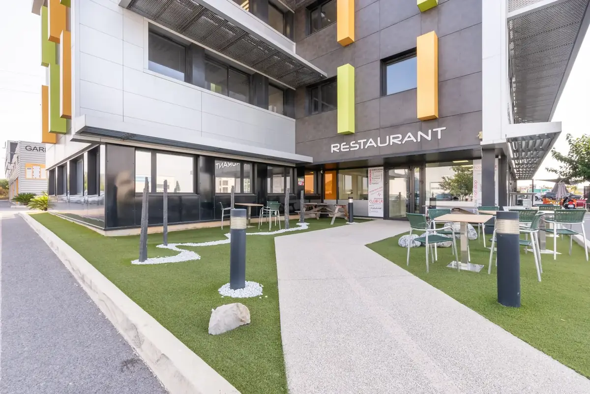 Restaurant Ô Resto Garosud Terrasse Ô Resto Garosud Montpellier — déjeuner des stagiaires en formation